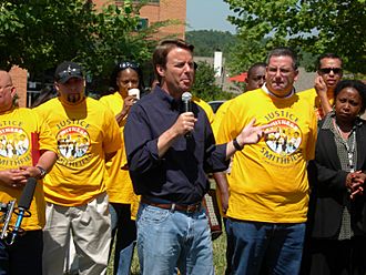 John Edwards meets with Smithfield Foods workers (676317075)