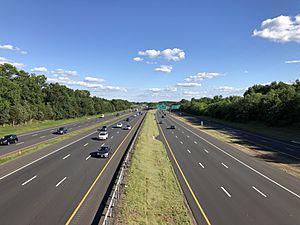 2021-06-23 17 47 04 View south along Interstate 287 from the overpass for Talamini Road in Bridgewater Township, Somerset County, New Jersey