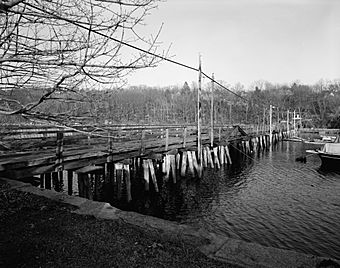 Annisquam Bridge, Spanning Lobster Cove between Washington & River S, Gloucester (Essex County, Massachusetts).jpg