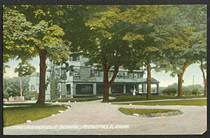 PostcardTheRidgefieldSchool,CT1909