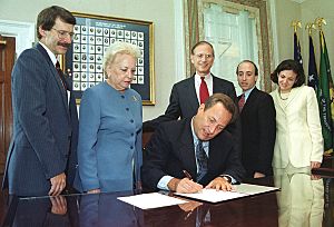 Secretary of Treasury Lawrence H. Summers signs his name for the Bureau of Engraving and Printing