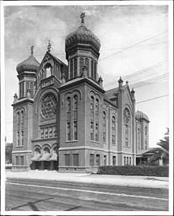 B'nai B'rith Synagogue (Temple), located on Hope and 9th Streets, Los Angeles, ca.1900 (CHS-5118)