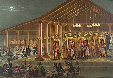COLLECTIE TROPENMUSEUM Bedoyo danseressen aan het hof van de sultan van Yogyakarta TMnr 3728-444