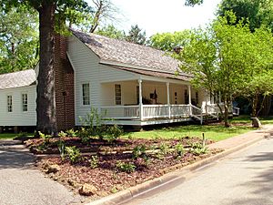 Adolph Sterne House in Nacogdoches.jpg