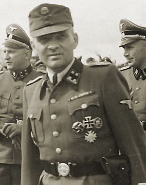 SS-Sturmbannführer Rudolf Höß.jpg