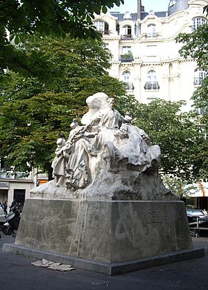Statue Léon Serpollet, Place Saint-Ferdinand, Paris 17
