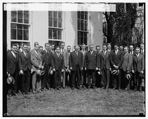 Hoover with Harvard Glee Club, 4-8-29 LCCN2016843635
