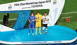 David Luiz, Cassio, Paolo Guerrero, FIFA Club World Cup 2012.jpg