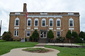 Hickman County Courthouse in Centerville
