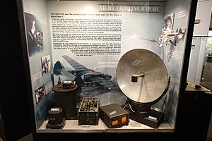 SCR-720 radar - National Electronics Museum - DSC00275