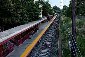 Manhasset LIRR station, western section, as viewed from overpass