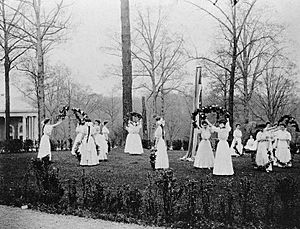 National-Park-Seminary-May-Day-1907