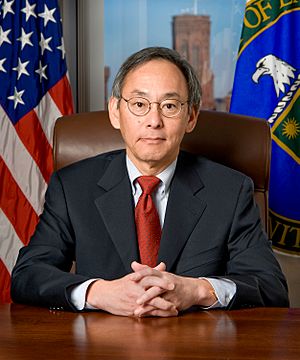 Steven Chu official DOE portrait