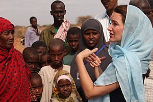 Oxfam East Africa - Oxfam Ambassador Kristin Davis visits Dadaab refugee camp 12
