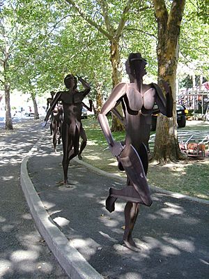 Jogging sculptures, Riverfront Park (10507878513)