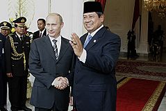 Vladimir Putin with Susilo Bambang Yudhoyono-3
