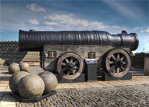 Mons Meg, Medieval Bombard, Edinburgh, Scotland. Pic 01
