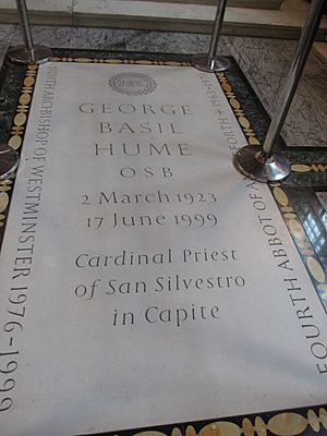 Tombe du cardinal Hume