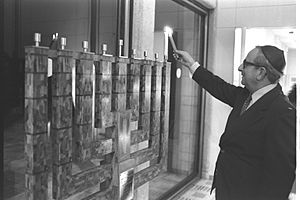 Flickr - Government Press Office (GPO) - President Yitzhak Navon lighting the first Hanuka candle