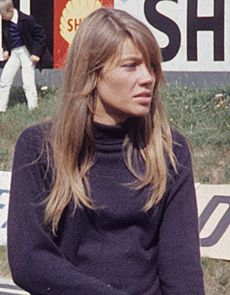 Françoise Hardy, 1966, Royat, tournage du film Grand Prix (cropped)