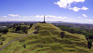 One Tree Hill, Auckland, March 2015.jpg