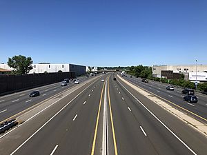 2021-06-17 10 30 16 View west along Interstate 80 (Bergen-Passaic Expressway) from the overpass for Phillips Avenue in South Hackensack Township, Bergen County, New Jersey