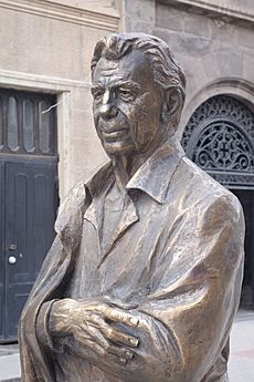Kirk Kerkorian statue, Gyumri, 2019-09-07 02