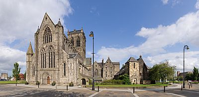 Paisley Abbey from the west - crop