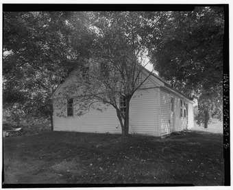 View south, north (side) elevation - Blakeslee House, 1211 Barnes Road, Wallingford, New Haven County, CT HABS CONN,5-WALF,7-3.tif