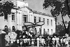 Hanoi, The uprising on August 19, 1945