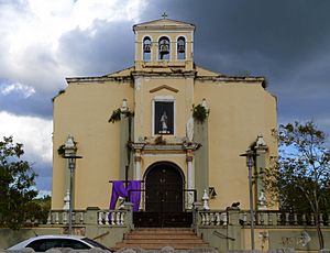 Parroquia San Fernando Rey in Toa Alta barrio-pueblo