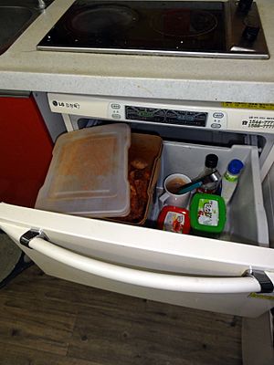 Kimchi refrigerator3
