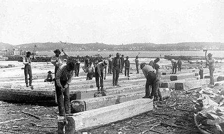 Lumberman at work on the banks of Sillery Cove, circa the year 1900.