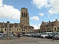 Veurne, parochiekerk Sint Niklaas vanaf de Grote Markt oeg16812 foto2 2013-05-11 15.26