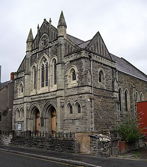 Williams Pantycelyn Memorial Church, Llandovery (geograph 2032724) (cropped)