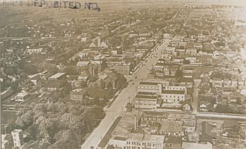 Lindsay Ontario from the Air (HS85-10-36003)