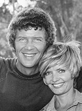 The Brady Bunch Robert Reed Florence Henderson 1973 (cropped)