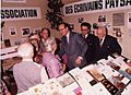 Visite de Jacques Chirac au stand des Ecrivains paysans au Parc Expositions de Paris (Salon de l'Agriculture) (1980s)