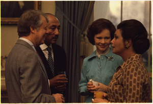 Jimmy Carter, President of Egypt Anwar Sadat, Rosalynn Carter and Mrs. Jihan Sadat. - NARA - 174261