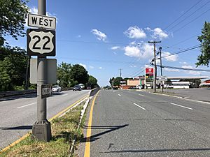 2018-06-29 11 19 10 View west along U.S. Route 22 between 6th Street and 5th Street in Lopatcong Township, Warren County, New Jersey