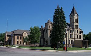 Lincoln County Courthouse in Canton