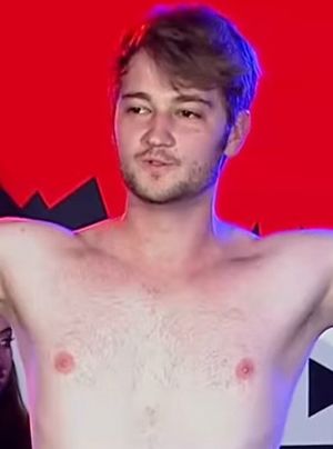 TheOdd1sOut at the 2022 "Creator Clash" Boxing Event (cropped) 2.jpg