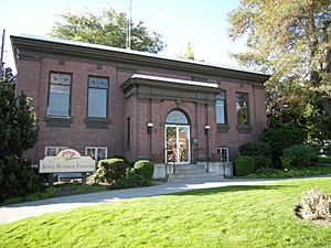 Wenatchee, WA - Carnegie Library 01