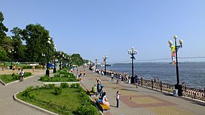 Хабаровск, летом на набережной Амура