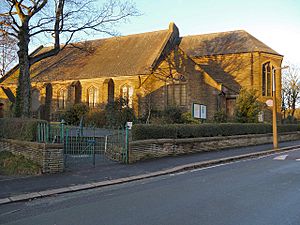 St Luke's Church, Glossop, Derbyshire.jpg