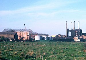 Croxley Paper Mills from Common Moor (geograph 3769194)