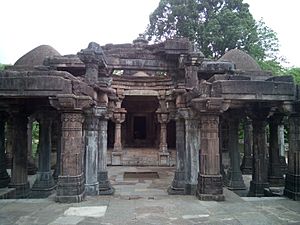 Jain Temple, Polo Forest