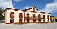 Palacio municipal de Bustamante.jpg