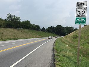 2016-08-21 12 17 53 View north along Maryland State Route 32 (Sykesville Road) at Raincliffe Road in Sykesville, Carroll County, Maryland