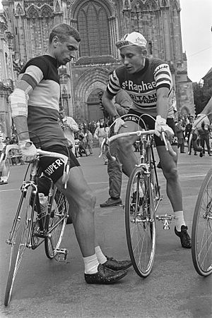 51ste Tour de France 1964 Vertrek ui Lisieux, Anqueti in gesprek Van Looy, Bestanddeelnr 916-5812